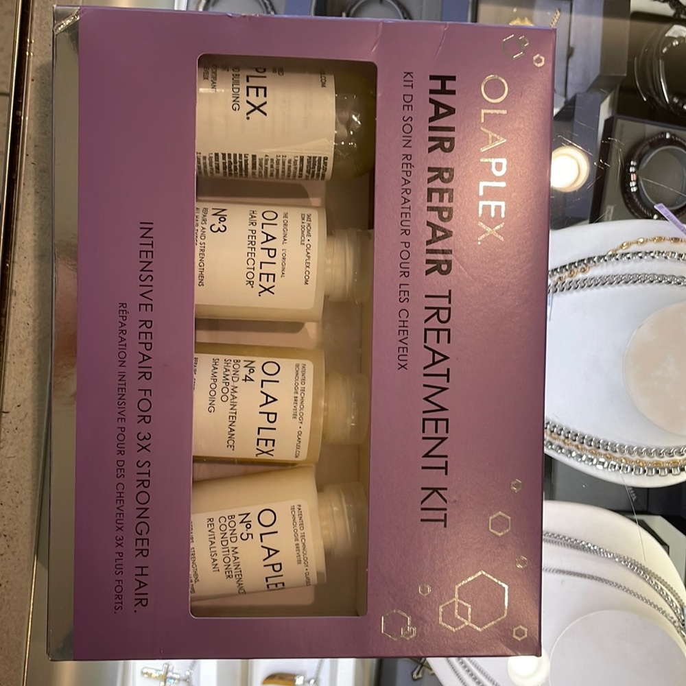 Brand new!!!! Never opened, absolutely perfect olaplex gift set